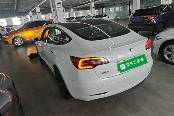 Tesla Model 3 2021, 99300 км, за 18470 USD