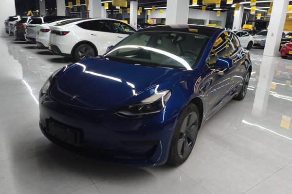 Tesla Model 3 · 2022 год