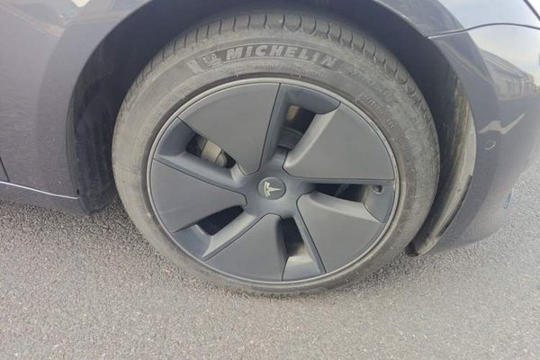 Tesla Model 3 2022, 49400 км, за 23015 USD