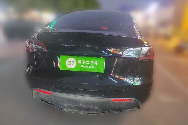 Tesla Model Y 2023, 64400 км, за 24806 USD