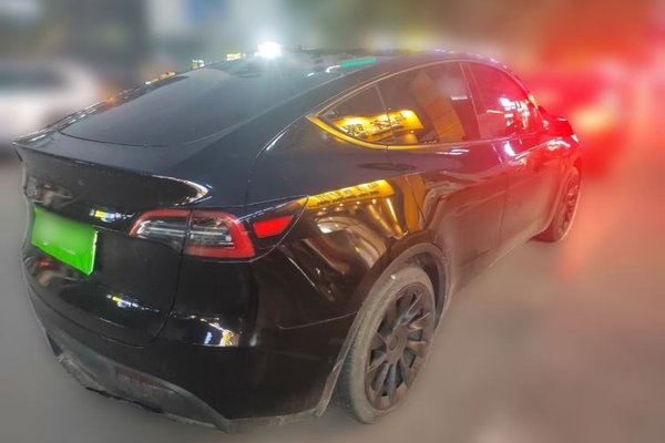 Tesla Model Y 2023, 64400 км, за 24806 USD - фото 6