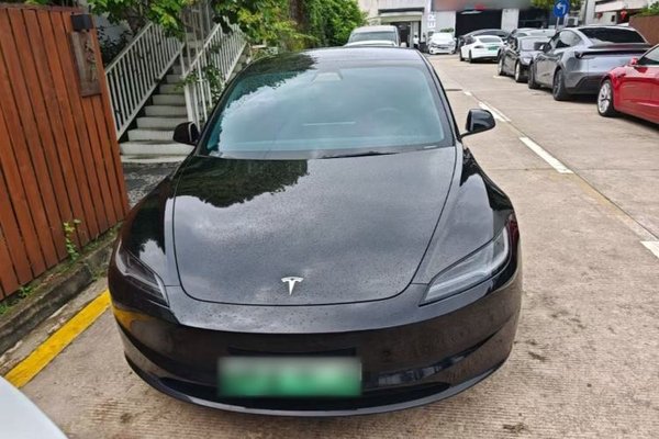 Tesla Model 3 2023, 69100 км, за 25605 USD