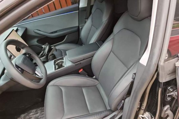 Tesla Model 3 2023, 69100 км, за 25605 USD - фото 17