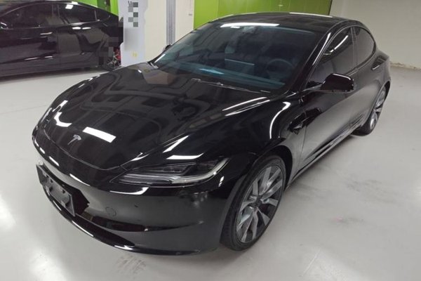Tesla Model 3 · 2023 год