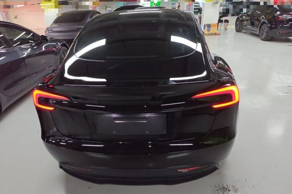 Tesla Model 3 2023, 88800 км, за 25076 USD