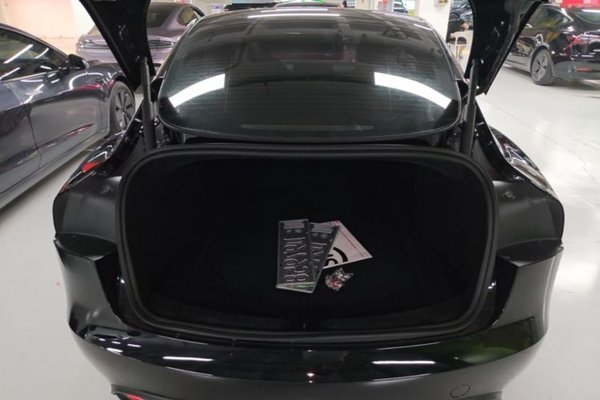 Tesla Model 3 2023, 88800 км, за 25076 USD - фото 27