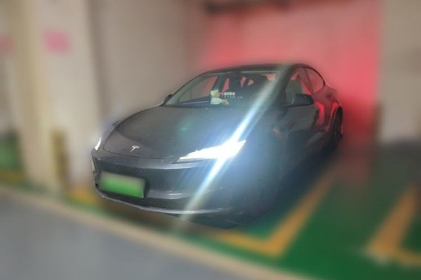 Tesla Model 3 · 2023 год