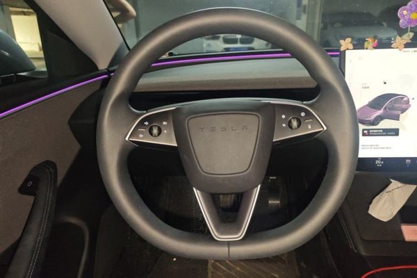 Tesla Model 3 2023, 20900 км, за 27289 USD