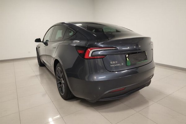 Tesla Model 3 2023, 27300 км, за 28297 USD