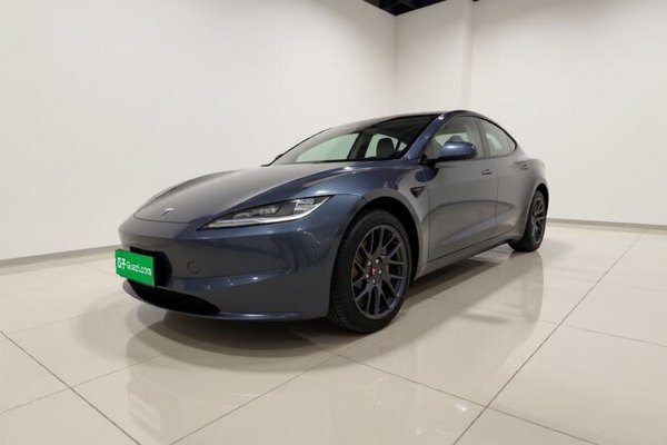 Tesla Model 3 · 2023 год