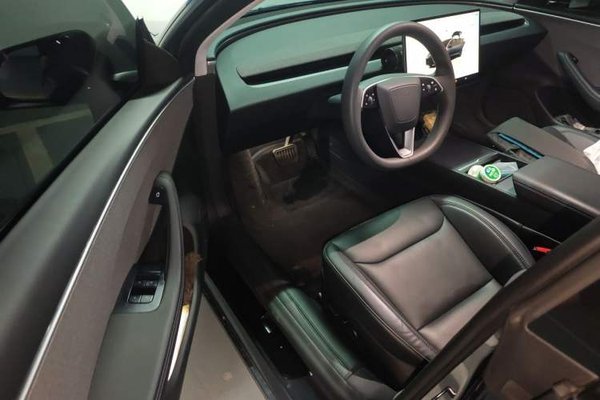 Tesla Model 3 2023, 27300 км, за 28297 USD - фото 19