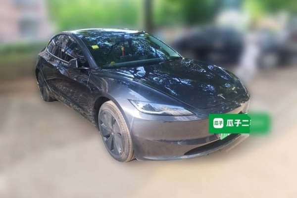 Tesla Model 3 2023, 36600 км, за 31271 USD