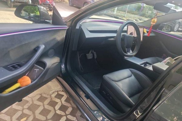 Tesla Model 3 2023, 36600 км, за 31271 USD - фото 19