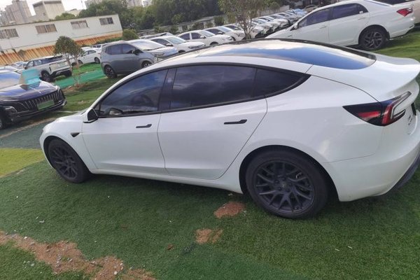 Tesla Model 3 2023, 112000 км, за 23766 USD - фото 6