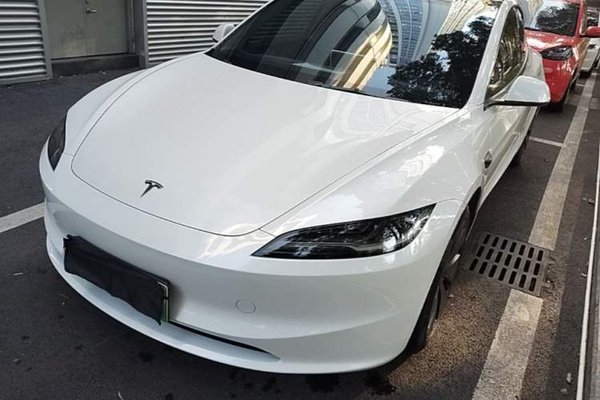 Tesla Model 3 · 2023 год