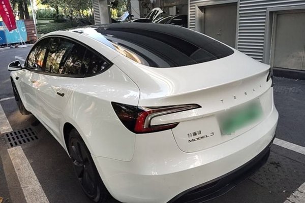 Tesla Model 3 2023, 18100 км, за 28451 USD