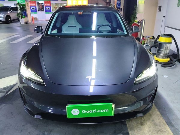 Tesla Model 3 2024, 46800 км, за 41627 USD