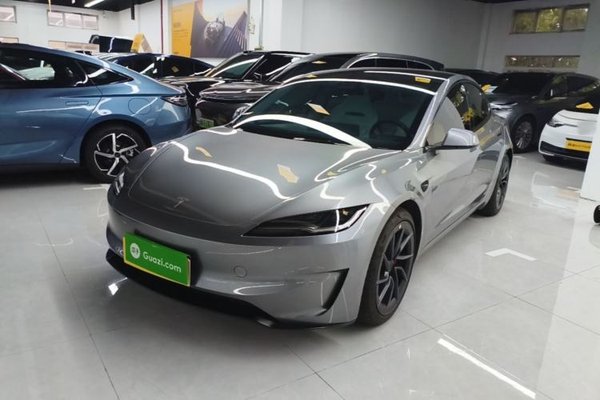 Tesla Model 3 · 2024 год