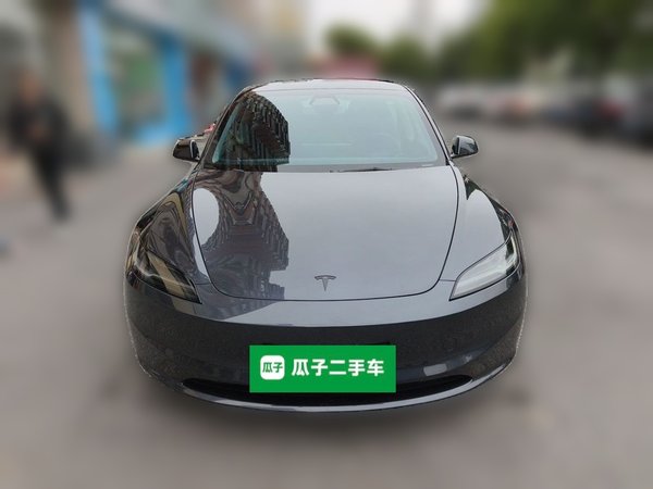 Tesla Model 3 2025, 38200 км, за 9999999 USD