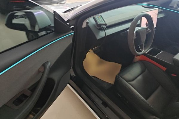 Tesla Model 3 2025, 27100 км, за 30021 USD - фото 9