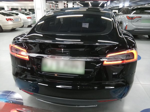 Tesla Model S 2014, 41500 км, за 20632 USD