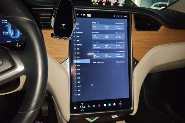 Tesla Model X 2017, 136000 км, за 25745 USD - фото 13