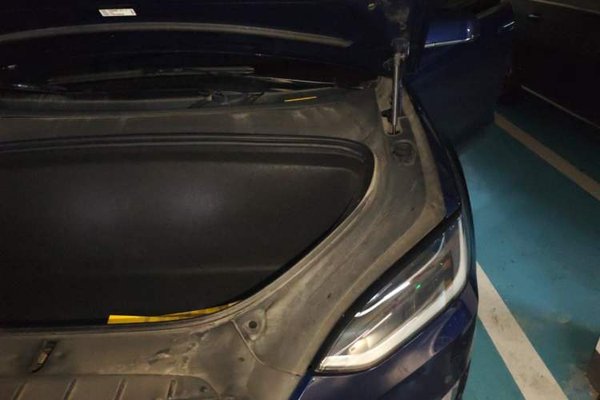 Tesla Model X 2017, 136000 км, за 25745 USD - фото 22