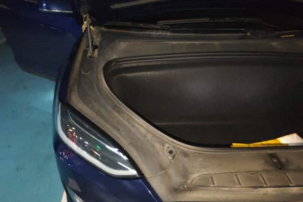Tesla Model X 2017, 136000 км, за 25745 USD - фото 23