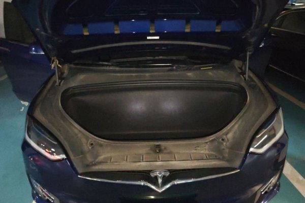 Tesla Model X 2017, 136000 км, за 25745 USD - фото 21