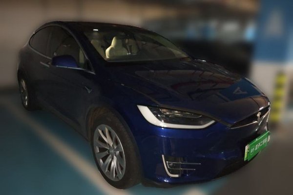 Tesla Model X 2017, 136000 км, за 25745 USD
