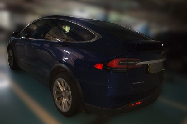 Tesla Model X 2017, 136000 км, за 25745 USD