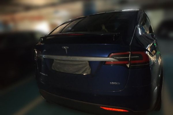 Tesla Model X 2017, 136000 км, за 25745 USD