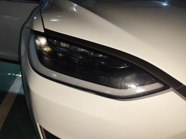 Tesla Model X 2017, 97500 км, за 33312 USD