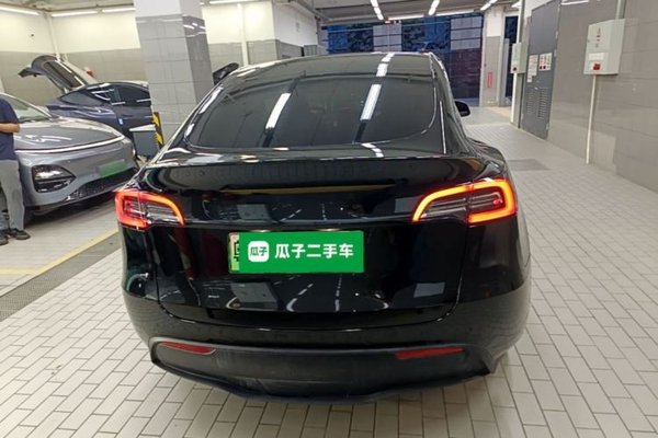 Tesla Model Y 2021, 114900 км, за 22924 USD
