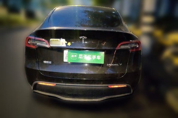 Tesla Model Y 2021, 35900 км, за 23796 USD