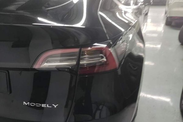 Tesla Model Y 2021, 56800 км, за 28762 USD - фото 9
