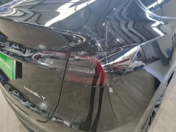 Tesla Model Y 2021, 62600 км, за 22132 USD