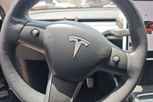 Tesla Model Y 2021, 85500 км, за 22396 USD - фото 11