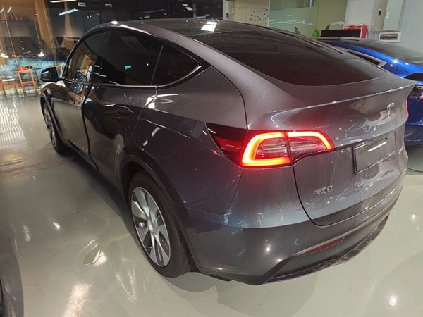 Tesla Model Y 2021, 162300 км, за 20940 USD