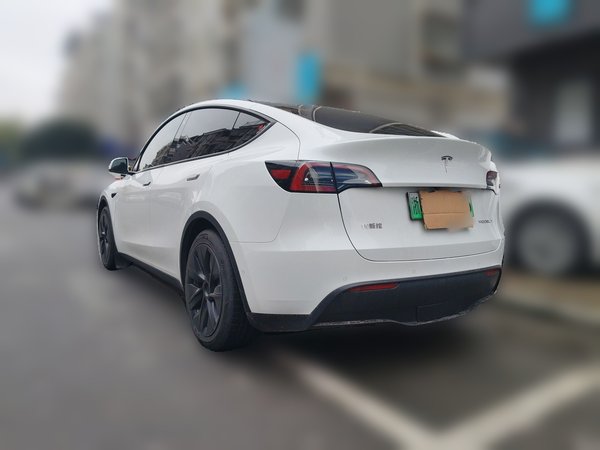 Tesla Model Y 2021, 61200 км, за 23692 USD