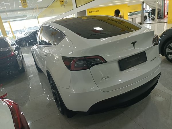 Tesla Model Y 2023, 79600 км, за 30994 USD