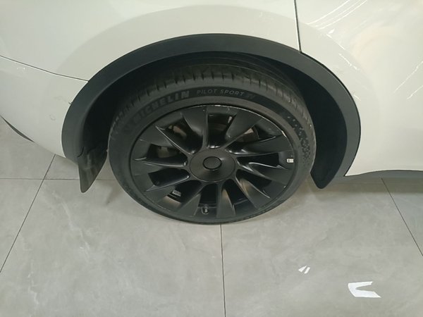 Tesla Model Y 2023, 79600 км, за 30994 USD - фото 10