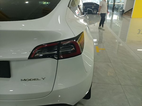 Tesla Model Y 2023, 79600 км, за 30994 USD - фото 7