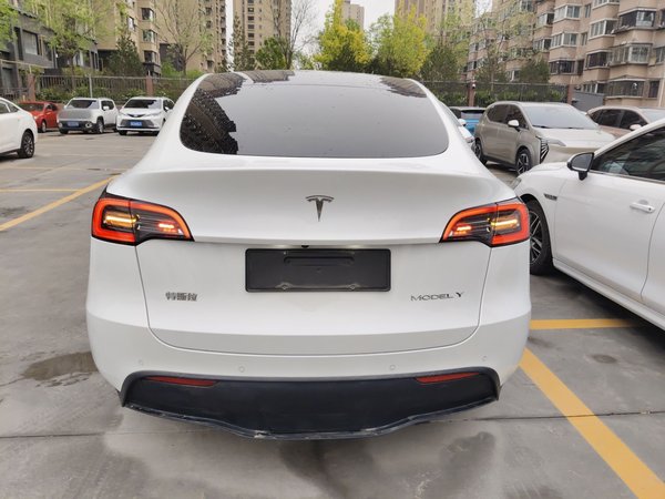 Tesla Model Y 2021, 92200 км, за 23203 USD