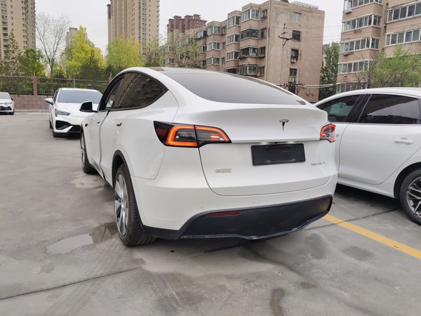 Tesla Model Y 2021, 92200 км, за 23203 USD