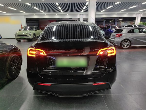 Tesla Model Y 2022, 116300 км, за 24769 USD