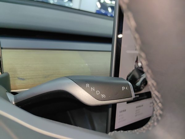 Tesla Model Y 2022, 116300 км, за 24769 USD - фото 17