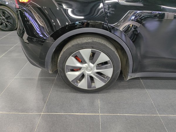 Tesla Model Y 2022, 116300 км, за 24769 USD - фото 10