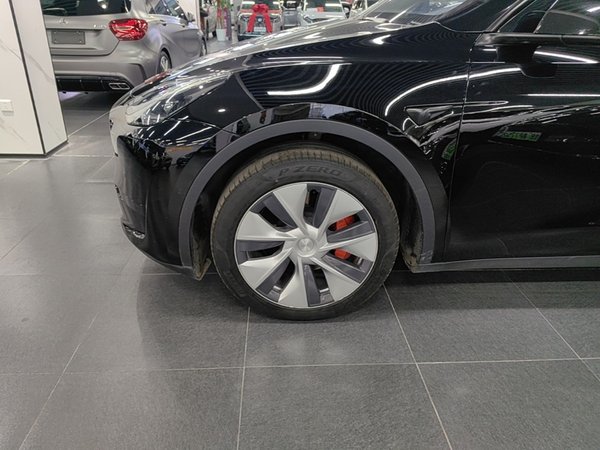 Tesla Model Y 2022, 116300 км, за 24769 USD - фото 8