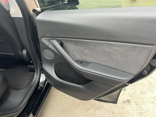 Tesla Model Y 2022, 130300 км, за 21994 USD - фото 16